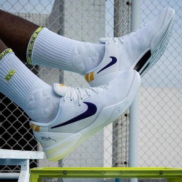 На ногах: Nike Kobe 8 Protro "Lakers Home"